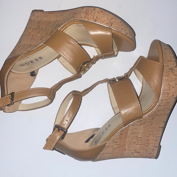 Guess Cork Wedge. Size 8 - Picture 6 of 15